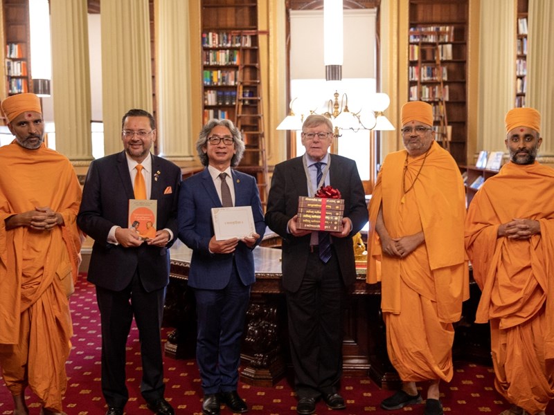 Gifting of Sanskrit scriptures in the Parliamentary Library.