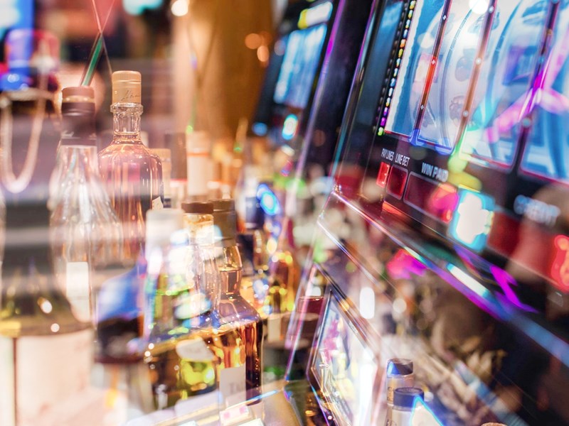 Gambling report urges primetime ad ban
